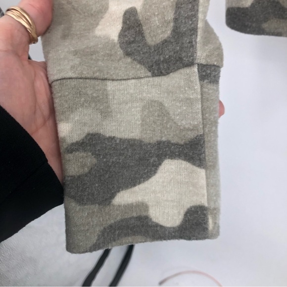 Pink republic, women’s army,‎ fatigue, crop shirts, size medium - Picture 4 of 9